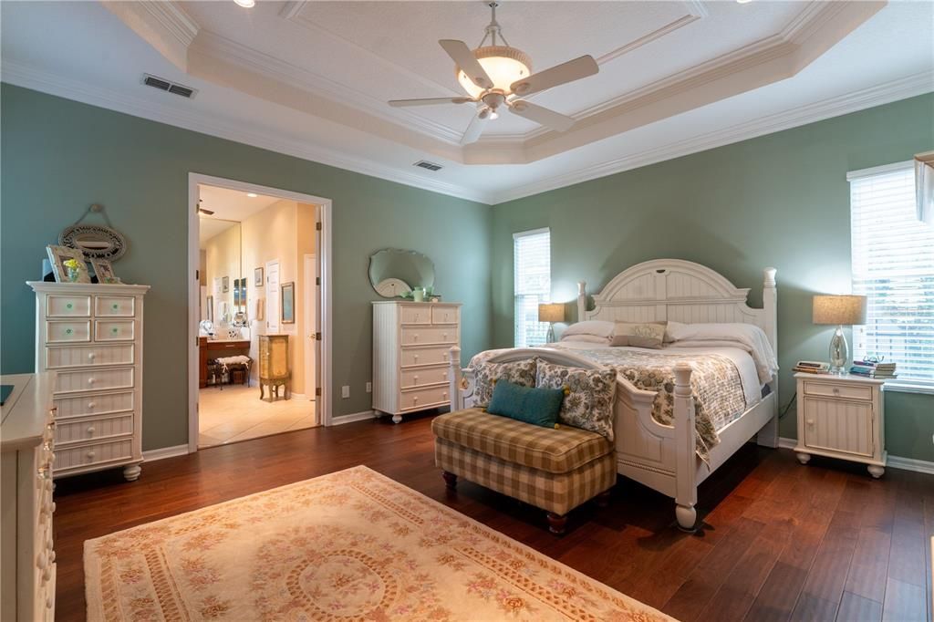 Activo con contrato: $949,000 (5 camas, 3 baños, 3662 Pies cuadrados)