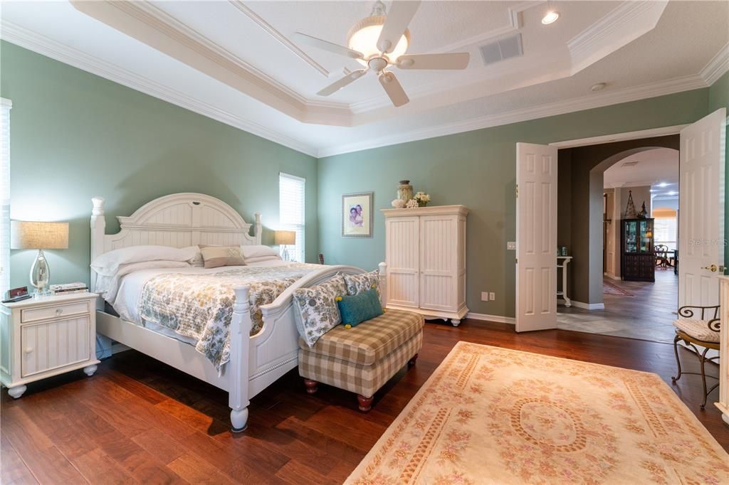 Activo con contrato: $949,000 (5 camas, 3 baños, 3662 Pies cuadrados)