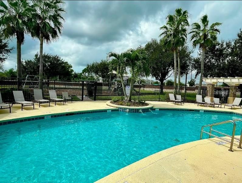 Activo con contrato: $949,000 (5 camas, 3 baños, 3662 Pies cuadrados)