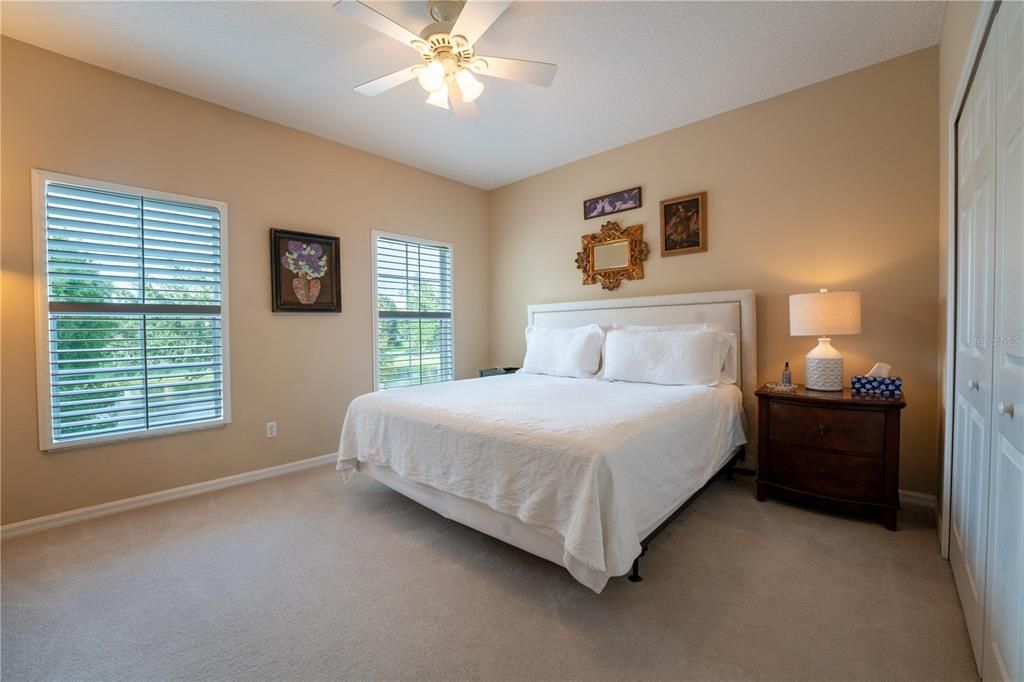 Activo con contrato: $949,000 (5 camas, 3 baños, 3662 Pies cuadrados)