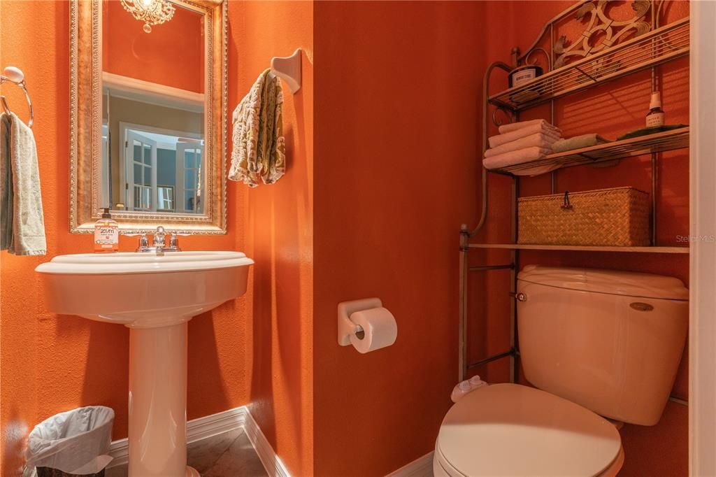 Activo con contrato: $949,000 (5 camas, 3 baños, 3662 Pies cuadrados)