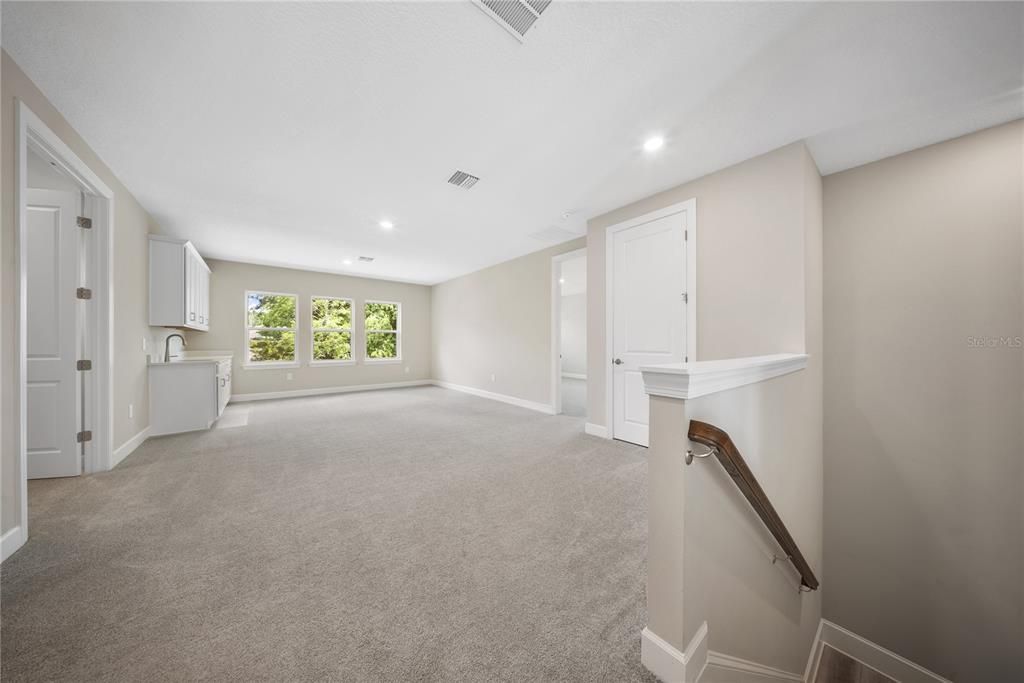 For Sale: $1,950,000 (6 beds, 6 baths, 5226 Square Feet)