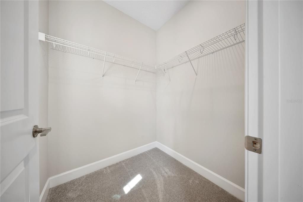 For Sale: $1,950,000 (6 beds, 6 baths, 5226 Square Feet)