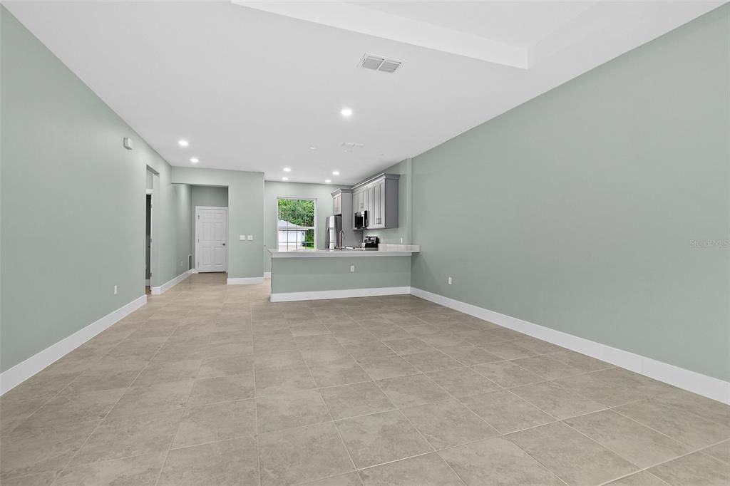 For Rent: $1,950 (3 beds, 2 baths, 1314 Square Feet)