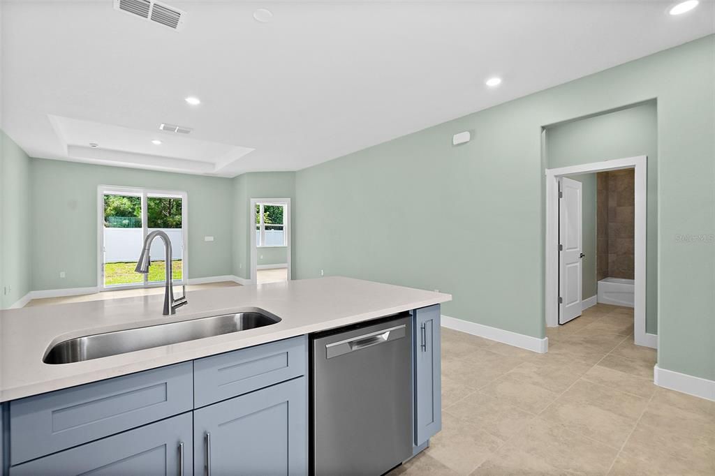 For Rent: $1,950 (3 beds, 2 baths, 1314 Square Feet)