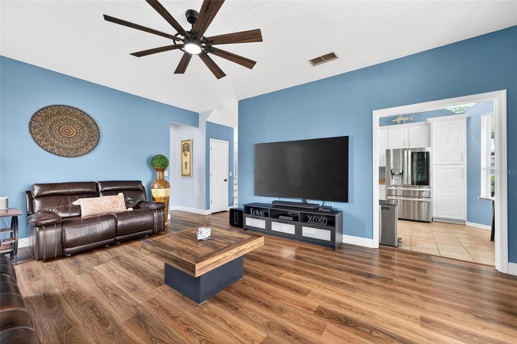 待售: $610,000 (4 贝兹, 2 浴室, 2526 平方英尺)