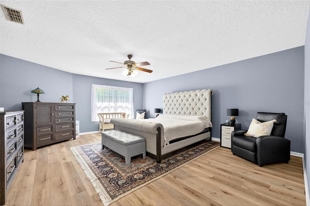 待售: $610,000 (4 贝兹, 2 浴室, 2526 平方英尺)