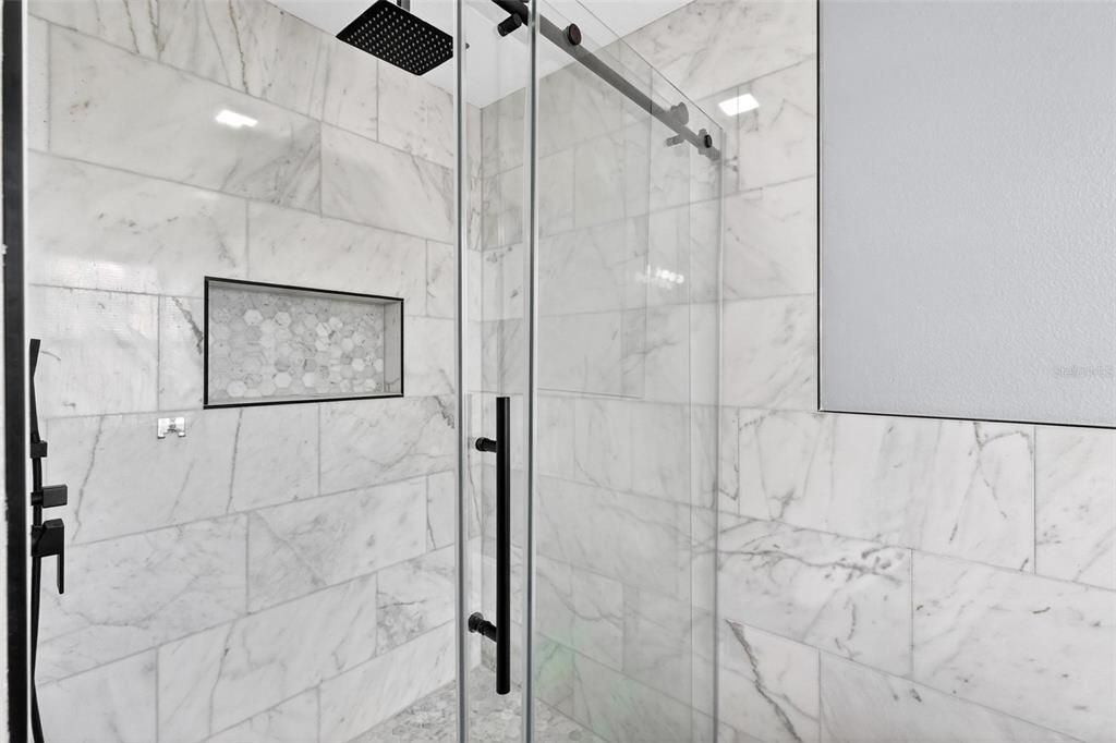 待售: $610,000 (4 贝兹, 2 浴室, 2526 平方英尺)