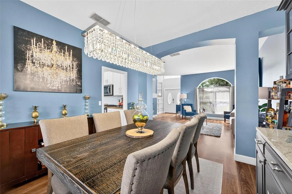 待售: $610,000 (4 贝兹, 2 浴室, 2526 平方英尺)