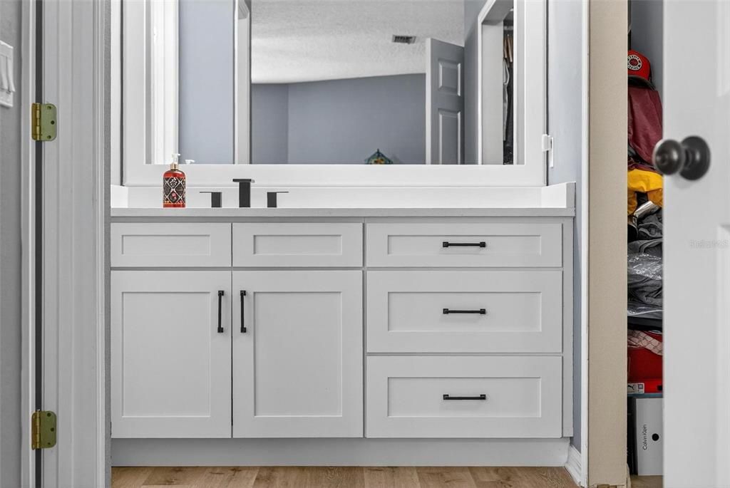 待售: $610,000 (4 贝兹, 2 浴室, 2526 平方英尺)