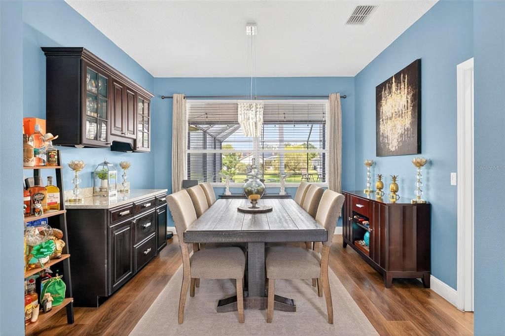 待售: $610,000 (4 贝兹, 2 浴室, 2526 平方英尺)