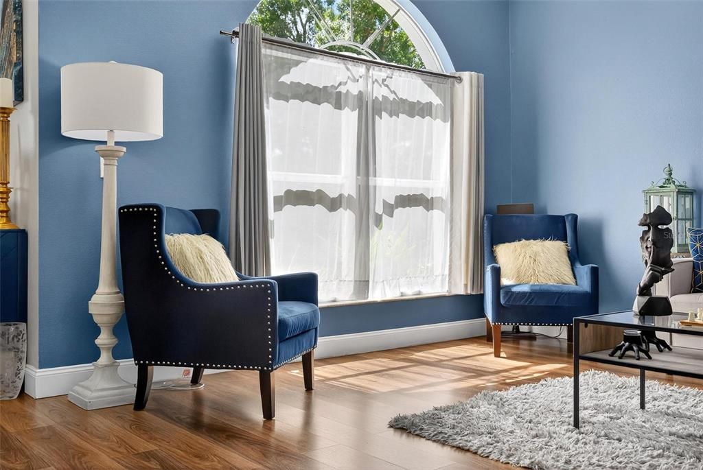 待售: $610,000 (4 贝兹, 2 浴室, 2526 平方英尺)