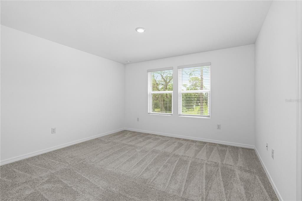 For Rent: $2,000 (3 beds, 2 baths, 1373 Square Feet)