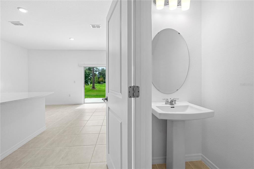 For Rent: $2,000 (3 beds, 2 baths, 1373 Square Feet)