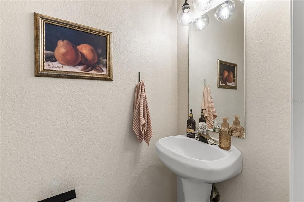 Active With Contract: $199,900 (2 beds, 2 baths, 1275 Square Feet)