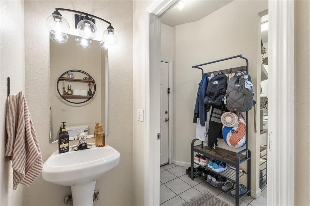 Active With Contract: $199,900 (2 beds, 2 baths, 1275 Square Feet)