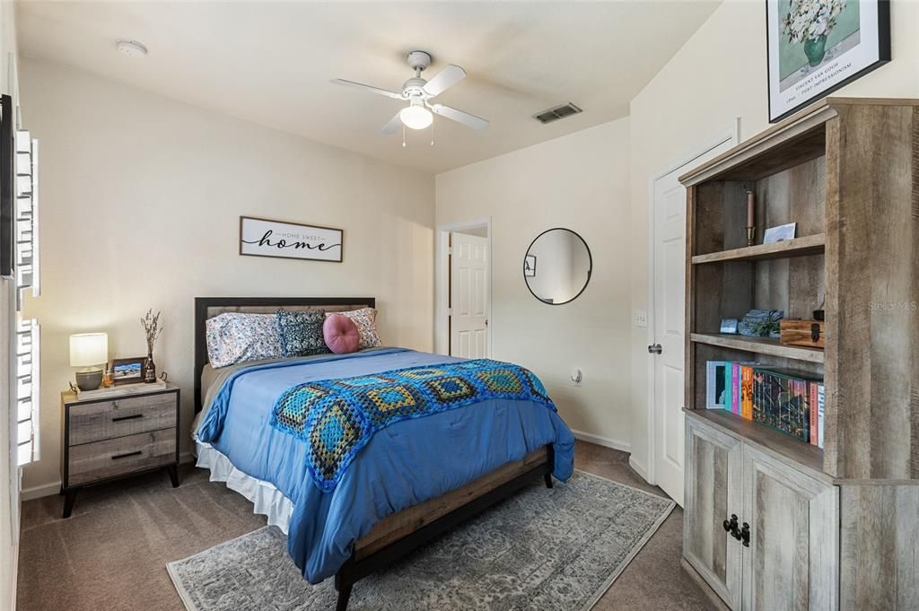 Active With Contract: $199,900 (2 beds, 2 baths, 1275 Square Feet)