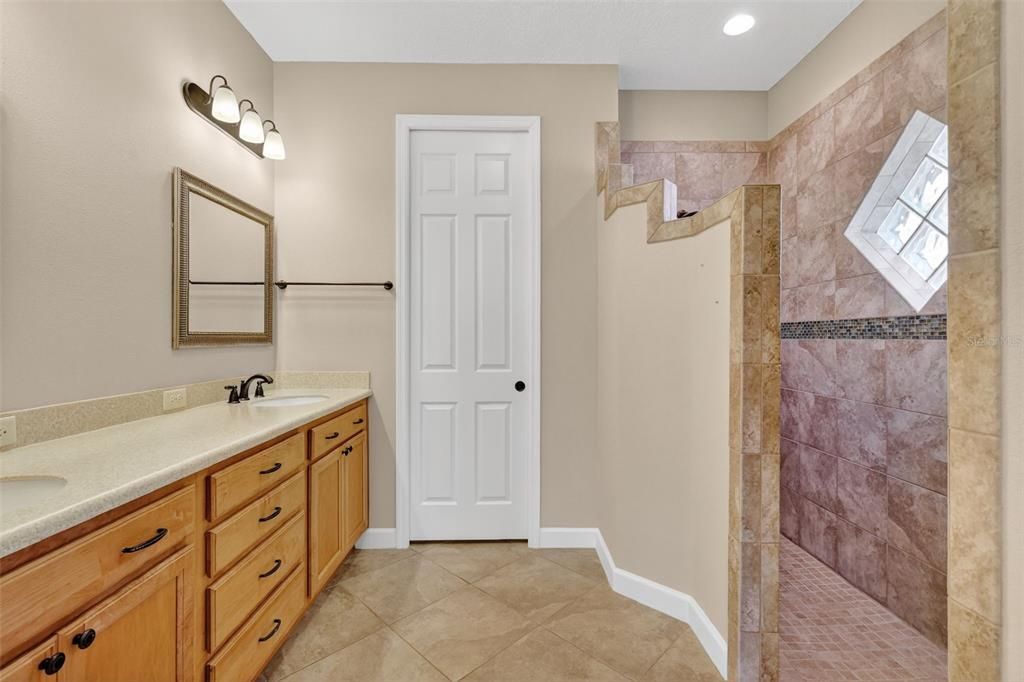 For Sale: $535,000 (3 beds, 2 baths, 2018 Square Feet)