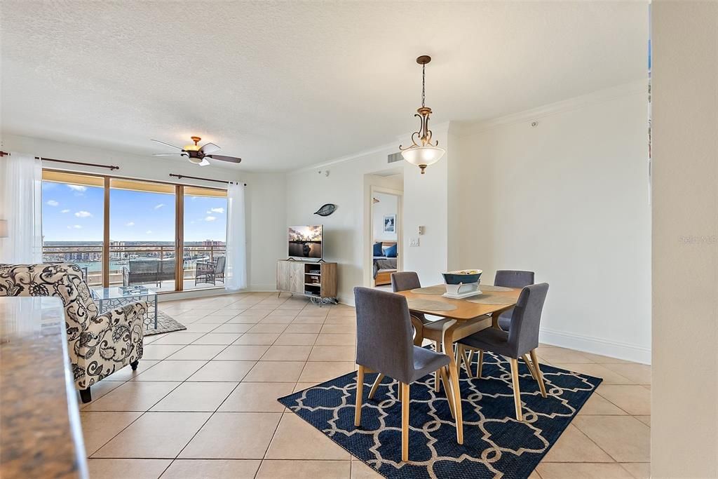 En Renta: $6,950 (2 camas, 2 baños, 1405 Pies cuadrados)