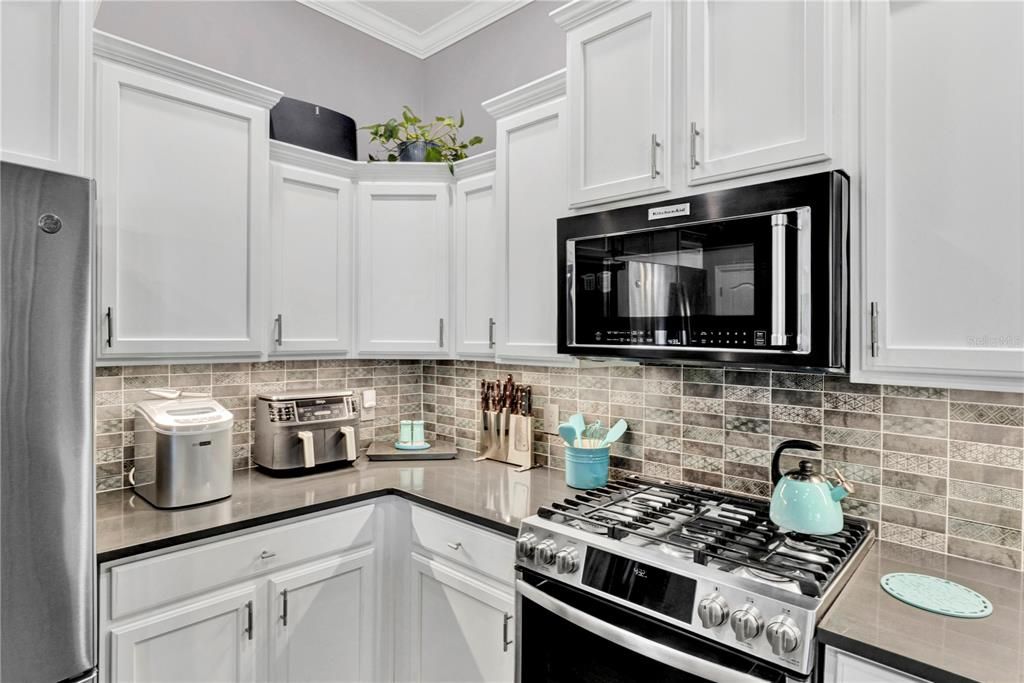 For Sale: $789,000 (4 beds, 3 baths, 2402 Square Feet)