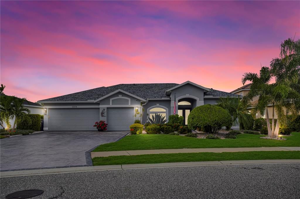 For Sale: $789,000 (4 beds, 3 baths, 2402 Square Feet)