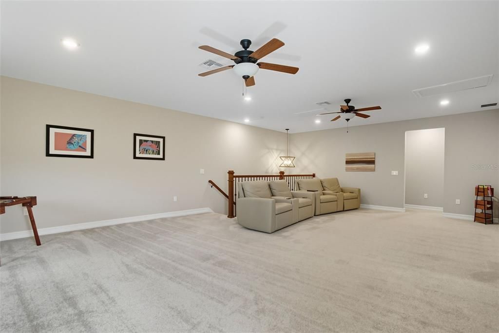 合同活跃: $995,000 (5 贝兹, 4 浴室, 3807 平方英尺)