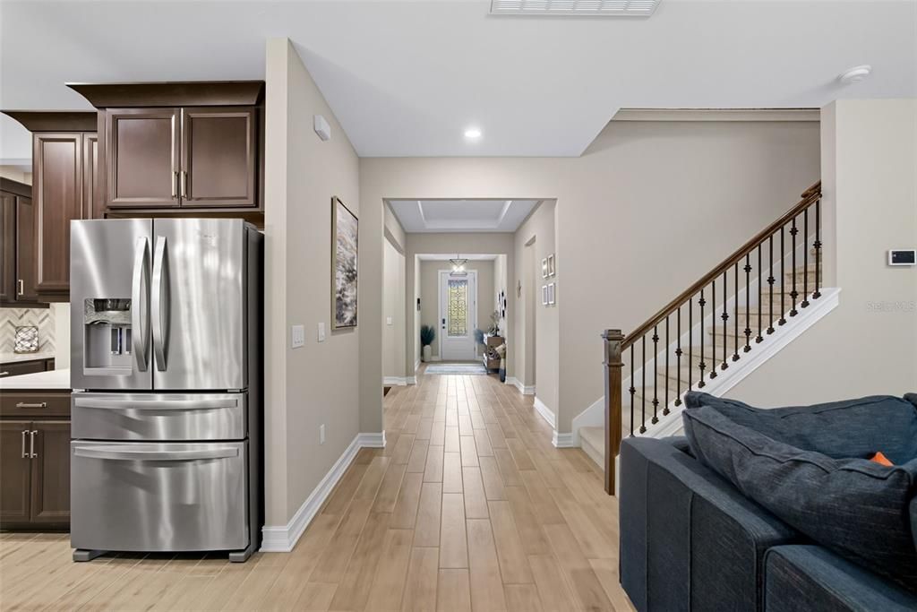 合同活跃: $995,000 (5 贝兹, 4 浴室, 3807 平方英尺)