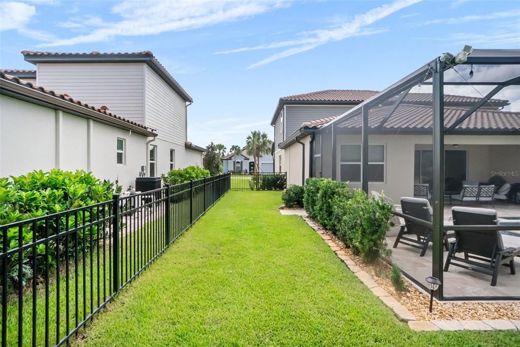 合同活跃: $995,000 (5 贝兹, 4 浴室, 3807 平方英尺)