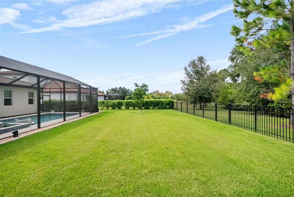 合同活跃: $995,000 (5 贝兹, 4 浴室, 3807 平方英尺)