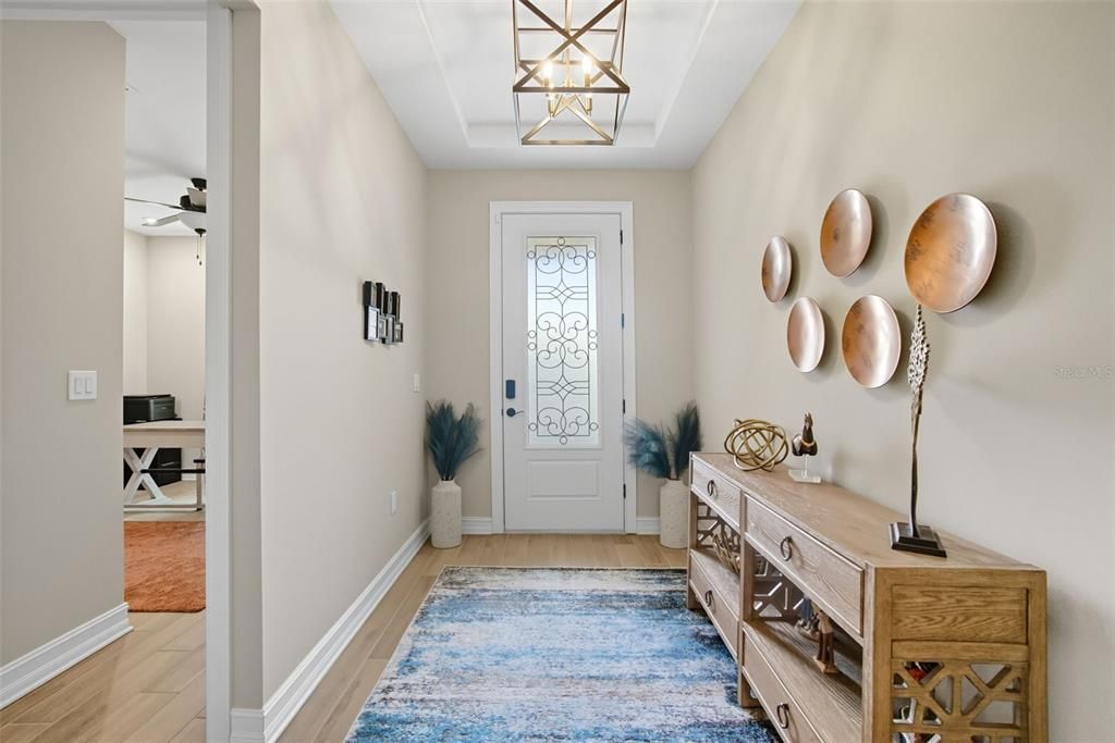 合同活跃: $995,000 (5 贝兹, 4 浴室, 3807 平方英尺)