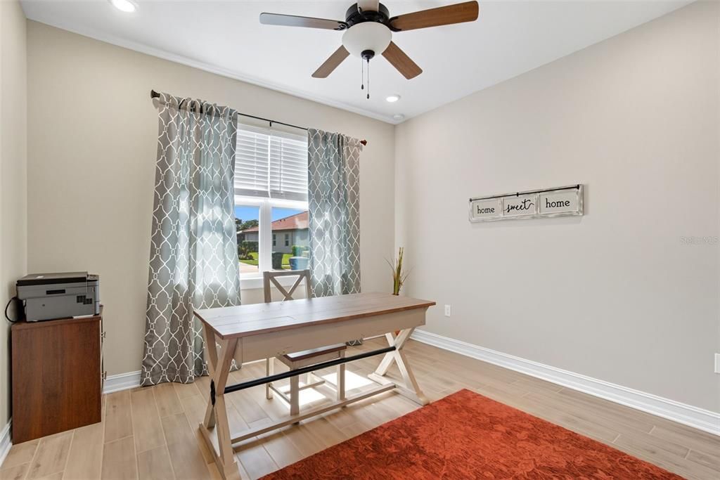 合同活跃: $995,000 (5 贝兹, 4 浴室, 3807 平方英尺)