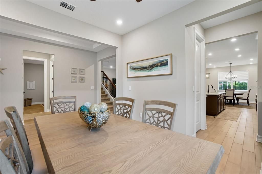 合同活跃: $995,000 (5 贝兹, 4 浴室, 3807 平方英尺)