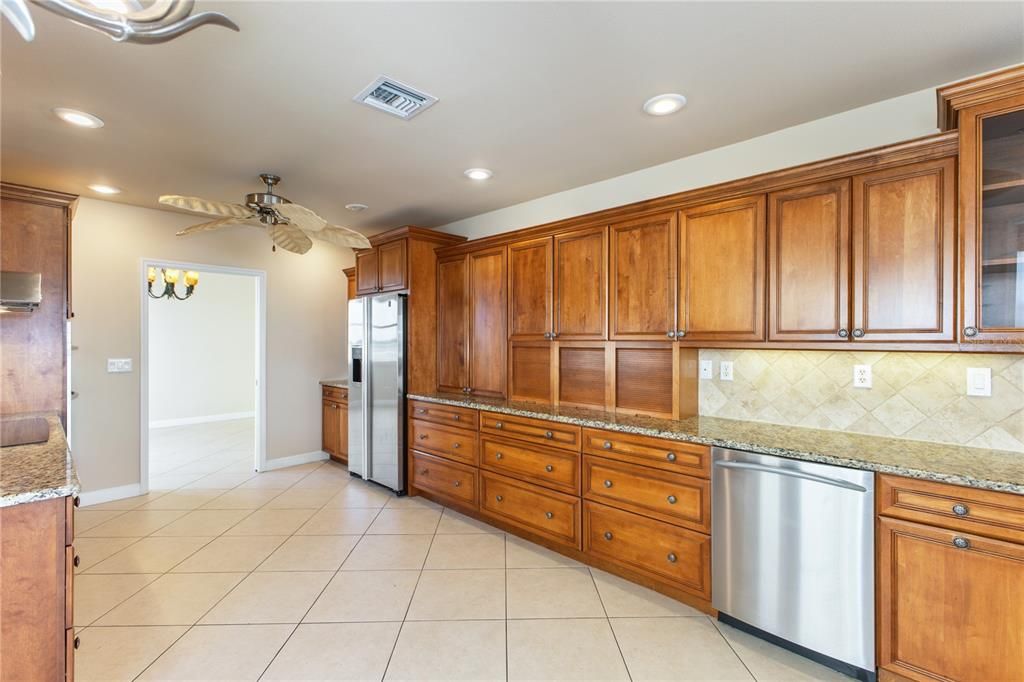 En Renta: $4,000 (4 camas, 3 baños, 3475 Pies cuadrados)