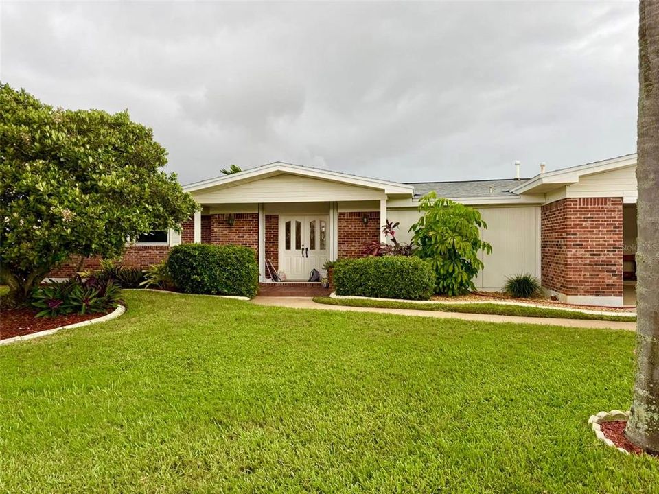 最近售出: $724,000 (4 贝兹, 2 浴室, 2163 平方英尺)