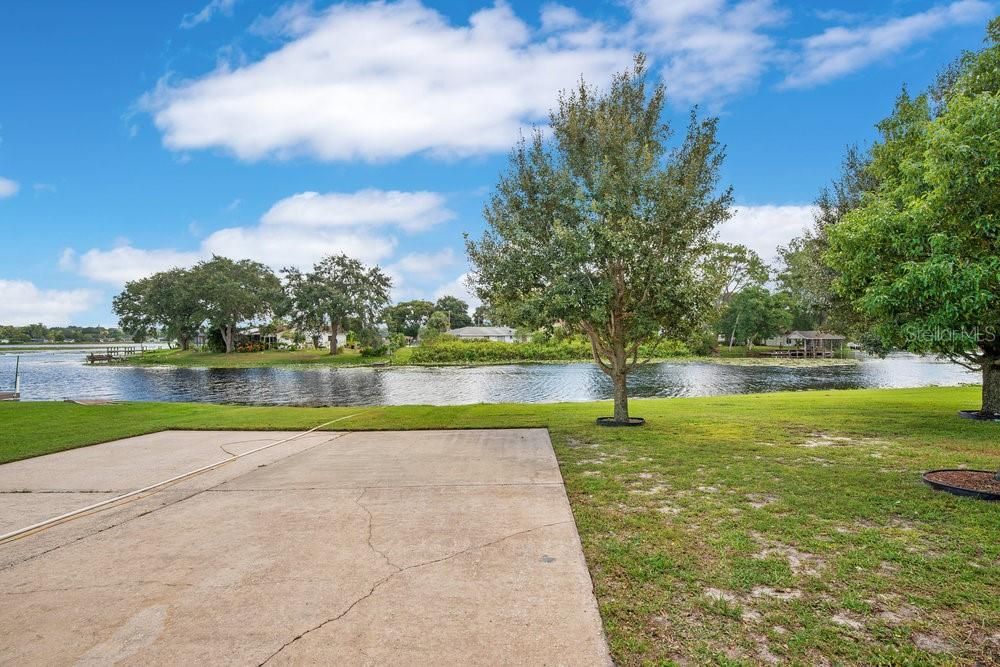 Active With Contract: $299,999 (2 beds, 2 baths, 1288 Square Feet)