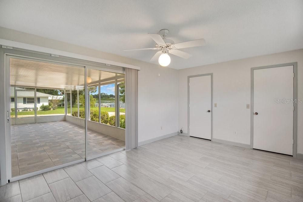 Active With Contract: $299,999 (2 beds, 2 baths, 1288 Square Feet)