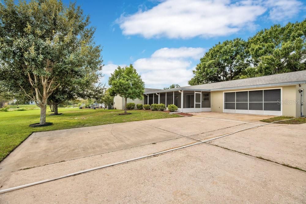 Active With Contract: $299,999 (2 beds, 2 baths, 1288 Square Feet)