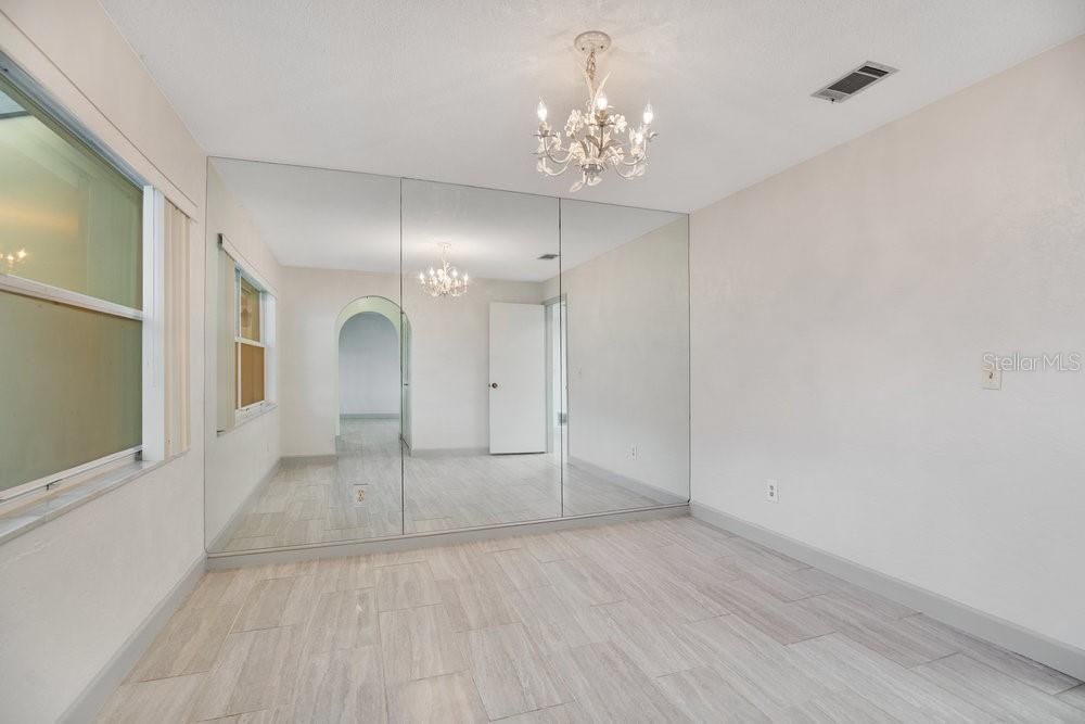 Active With Contract: $299,999 (2 beds, 2 baths, 1288 Square Feet)