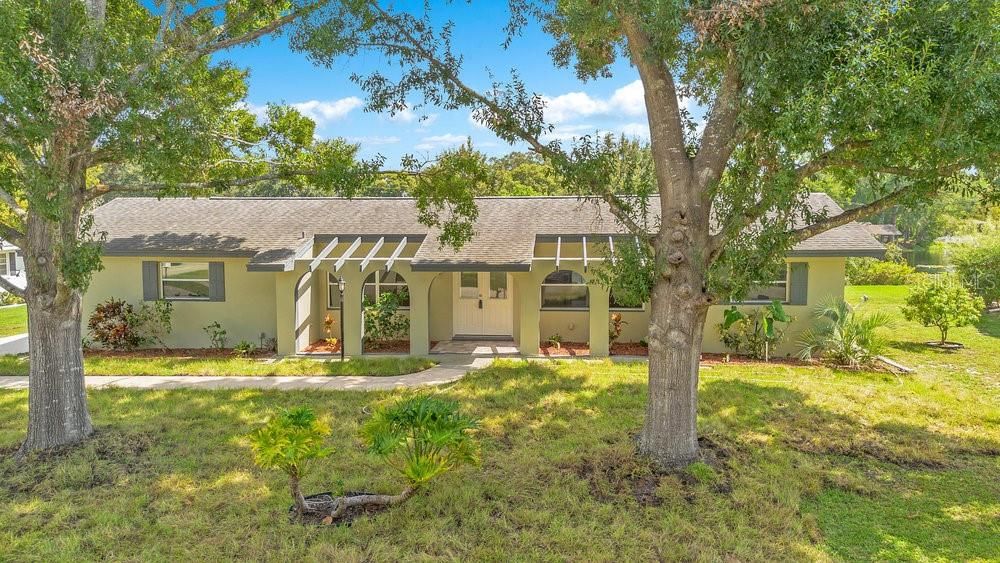 Active With Contract: $299,999 (2 beds, 2 baths, 1288 Square Feet)