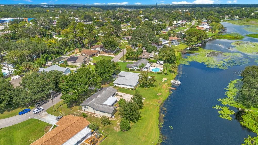 Active With Contract: $299,999 (2 beds, 2 baths, 1288 Square Feet)