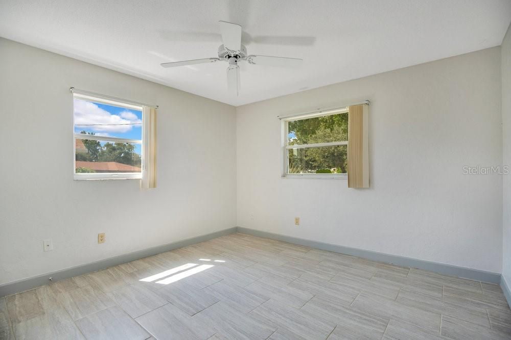 Active With Contract: $299,999 (2 beds, 2 baths, 1288 Square Feet)