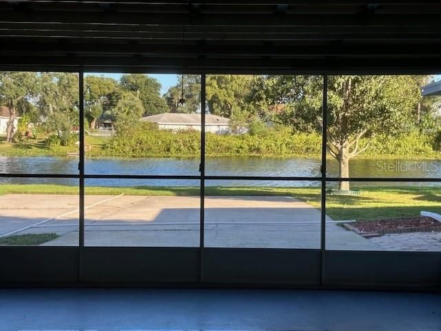 Active With Contract: $299,999 (2 beds, 2 baths, 1288 Square Feet)