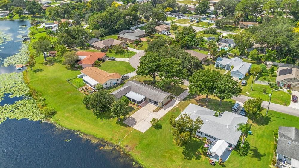 Active With Contract: $299,999 (2 beds, 2 baths, 1288 Square Feet)