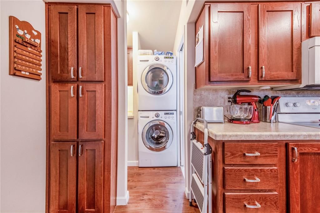 For Sale: $139,000 (1 beds, 1 baths, 499 Square Feet)