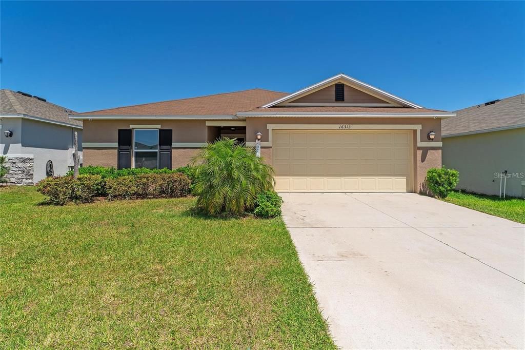 Active With Contract: $2,050 (3 beds, 2 baths, 1736 Square Feet)