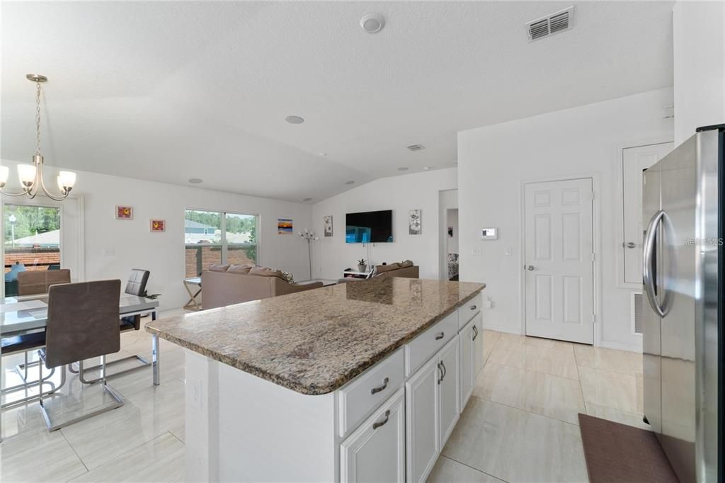 Active With Contract: $2,050 (3 beds, 2 baths, 1736 Square Feet)