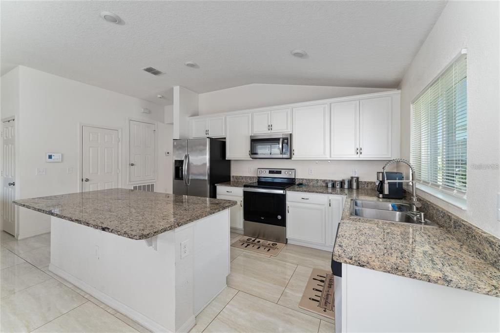 Active With Contract: $2,050 (3 beds, 2 baths, 1736 Square Feet)
