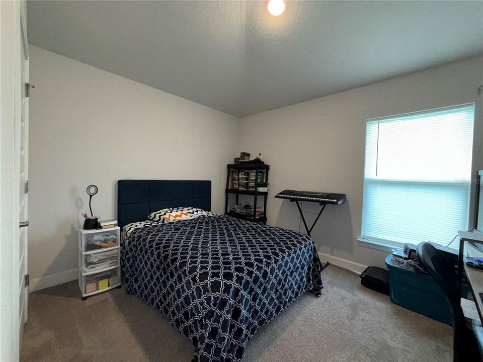 待售: $305,000 (4 贝兹, 2 浴室, 1820 平方英尺)