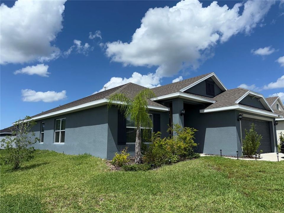 待售: $305,000 (4 贝兹, 2 浴室, 1820 平方英尺)