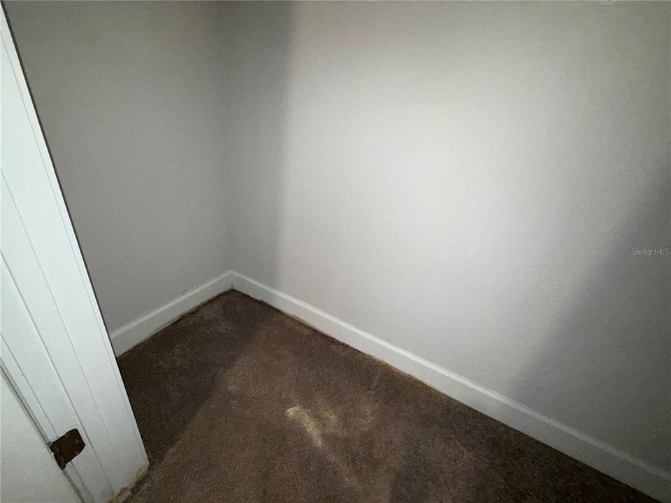 待售: $305,000 (4 贝兹, 2 浴室, 1820 平方英尺)